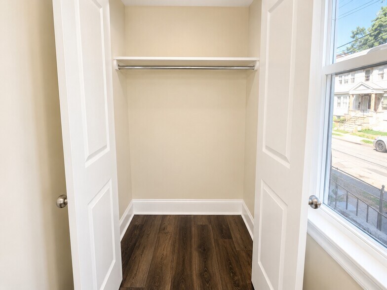BEDROOM #1 CLOSET - 55 Stockman Pl