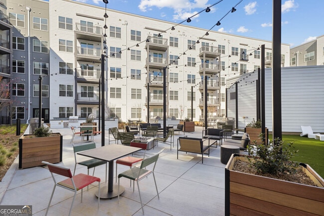 Building Photo - 2945 Cumberland Mall