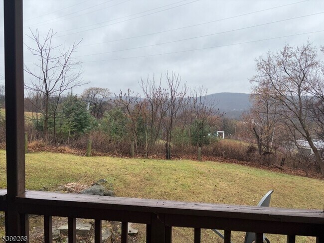 Building Photo - 7 Deer Valley Ln