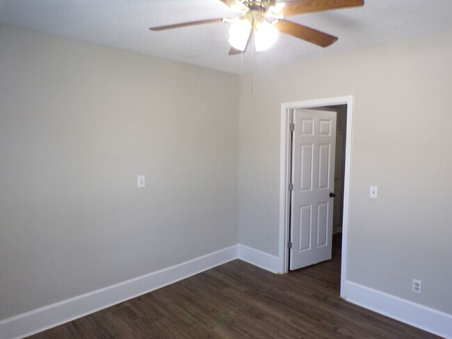 Building Photo - 1019 Furia Dr