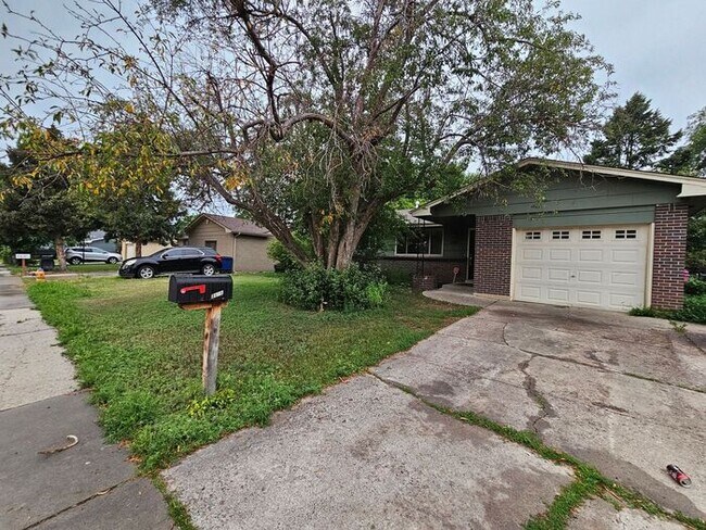 Building Photo - Move-In Ready 5-Bedroom Gem – Enjoy 50% Of...