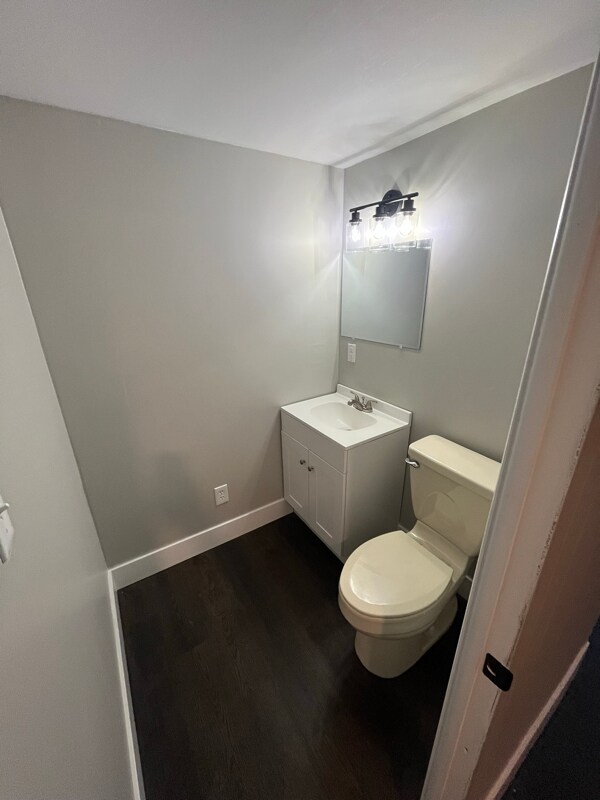 Building Photo - 2700 Barnsley Rd