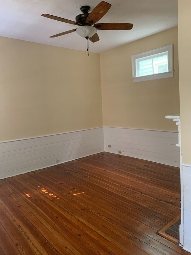 Building Photo - 122 St Philip St