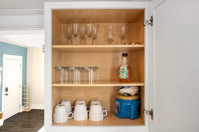 Building Photo - 415 6th St NW