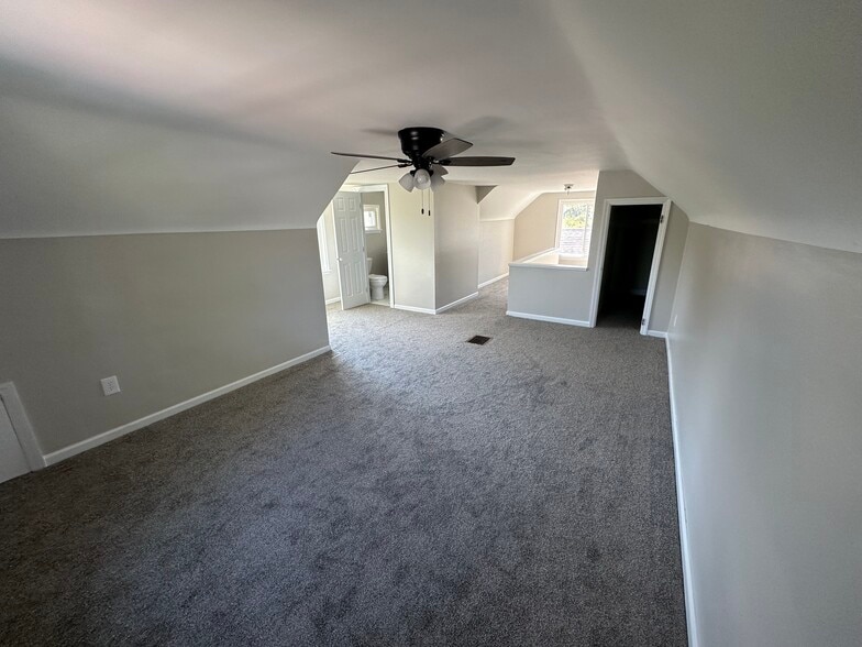 Building Photo - 617 Westridge Dr