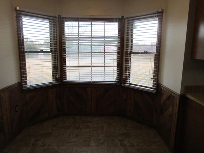 Building Photo - 40 Travis Ct