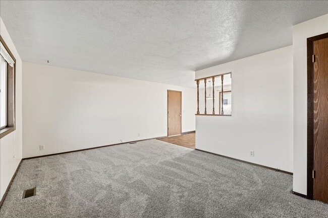 Building Photo - 2 Bedroom 1 Bathroom Duplex on the Boise B...