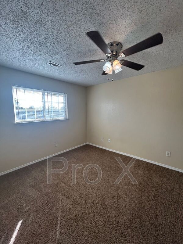 Building Photo - 3400 SW Landau Ct