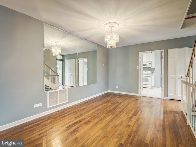 Building Photo - 1265 Delaware Ave SW
