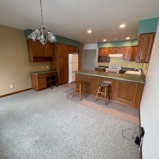 Kitchen - 144 N Pleasant View Rd