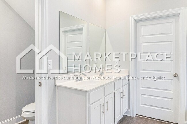 Building Photo - 3335 Meriwether Dr