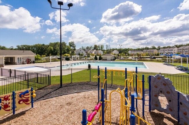 Building Photo - Tanyard Springs Townhome