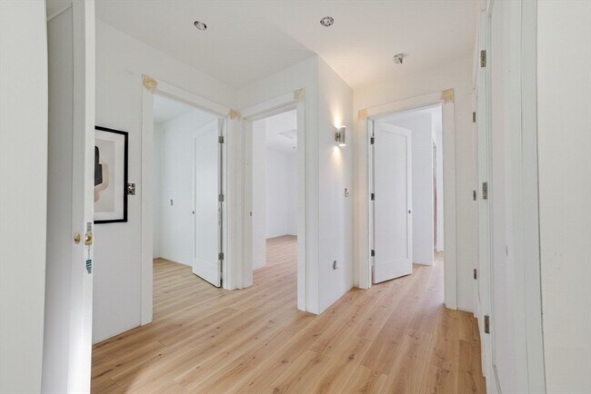 Building Photo - 1035 Commonwealth Ave