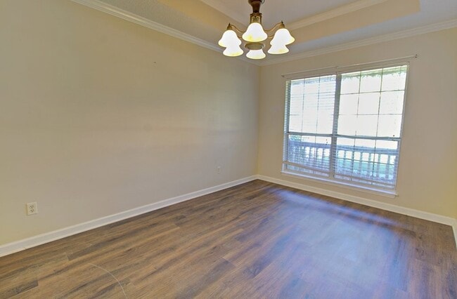 Building Photo - 809 Barrington Dr