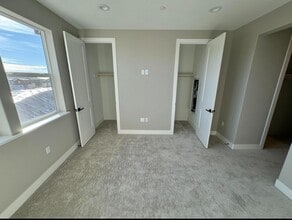 Building Photo - 1416 Venice Ter