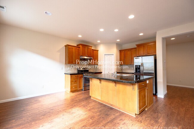 Building Photo - Spacious Four-Bedroom Gem with a Bonus Room to Spark Your Imagination!