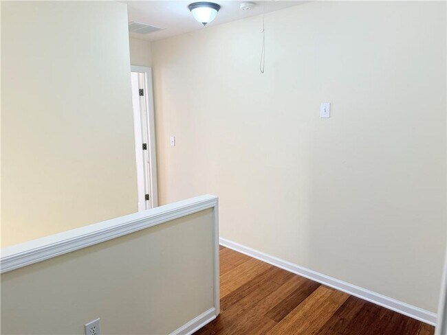 Building Photo - 2380 Fairlie Dr