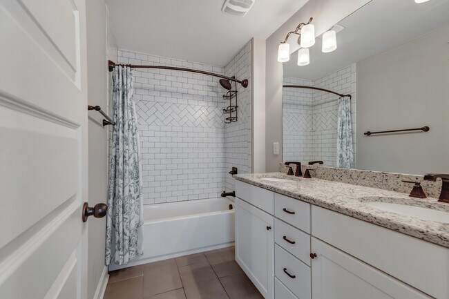 Building Photo - 1302A Stainback Ave