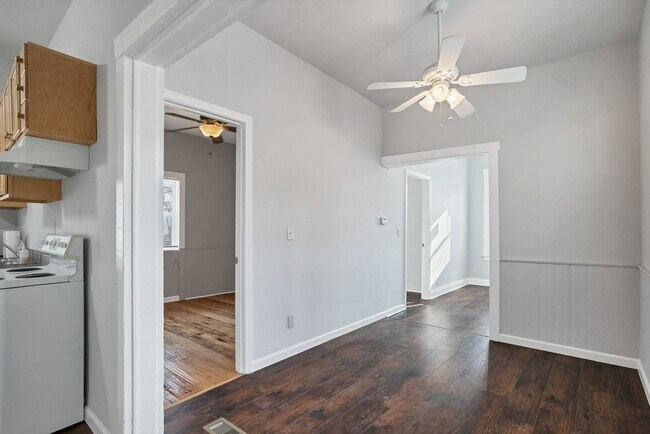 Building Photo - 511 Schirmer St