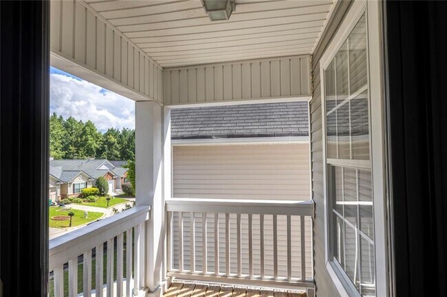 Building Photo - 663 Lakes Cir