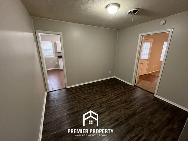 Building Photo - 2983 Cherry Rd