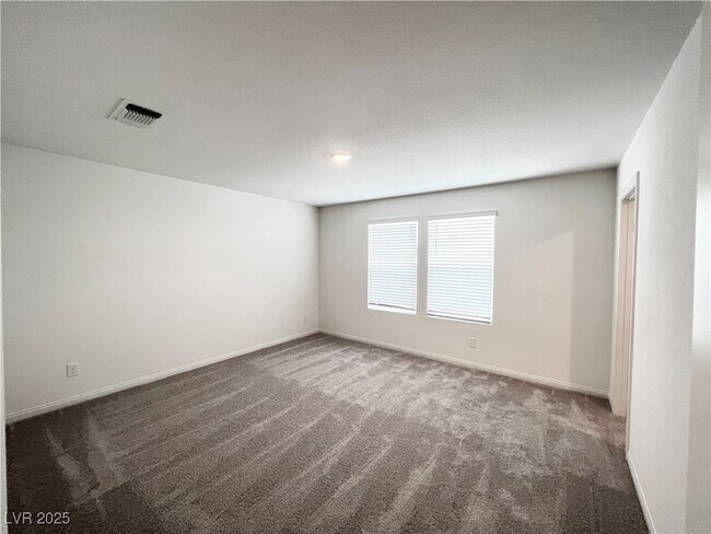 Building Photo - 7012 Sylmar Ave
