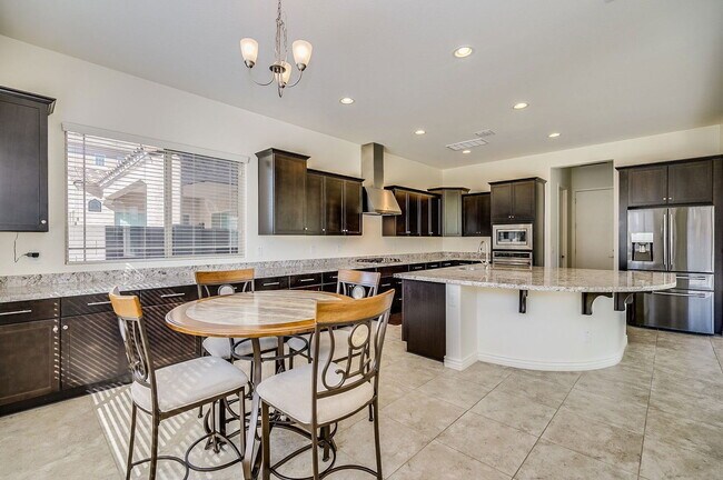 Building Photo - 4529 E Vista Bonita Dr