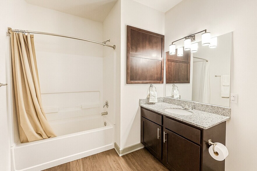 Building Photo - 111 E 4th St