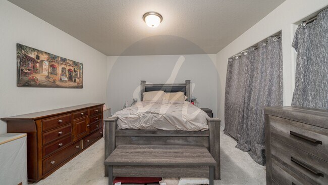 Building Photo - Three Bedroom  Home in Vantana