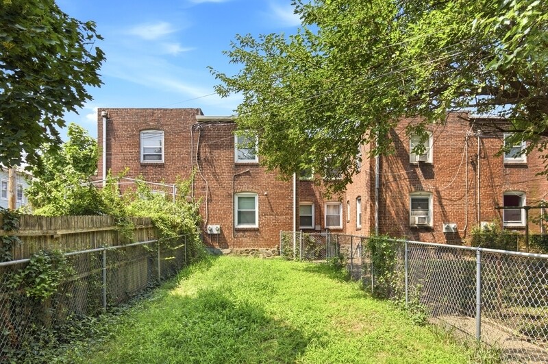 Building Photo - 3511 6th St