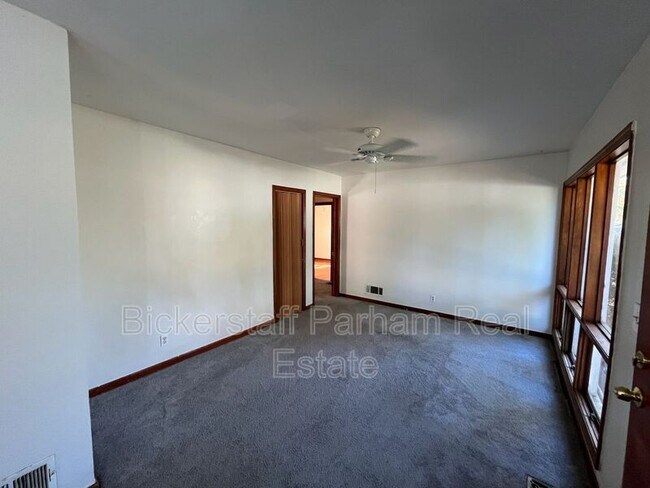 Building Photo - 3936 Austin Dr