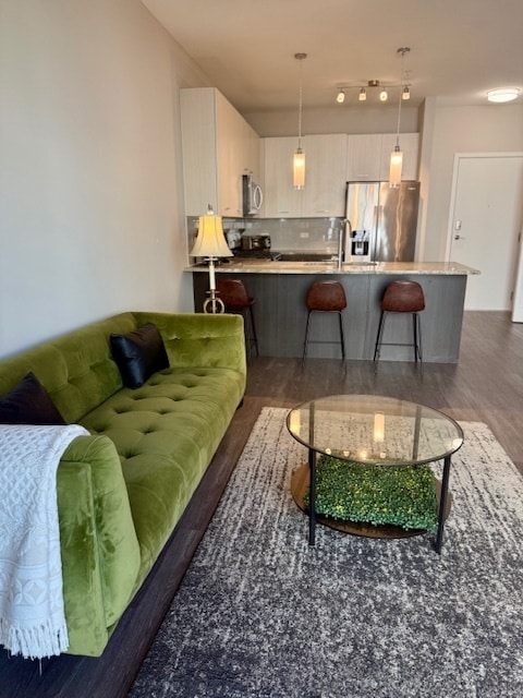 Building Photo - 18w070 Royce Blvd