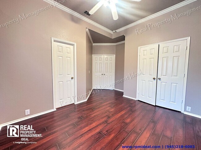 Building Photo - 8801 Vernon Ct