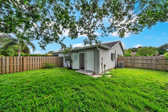 Building Photo - 1350 Riverside Cir