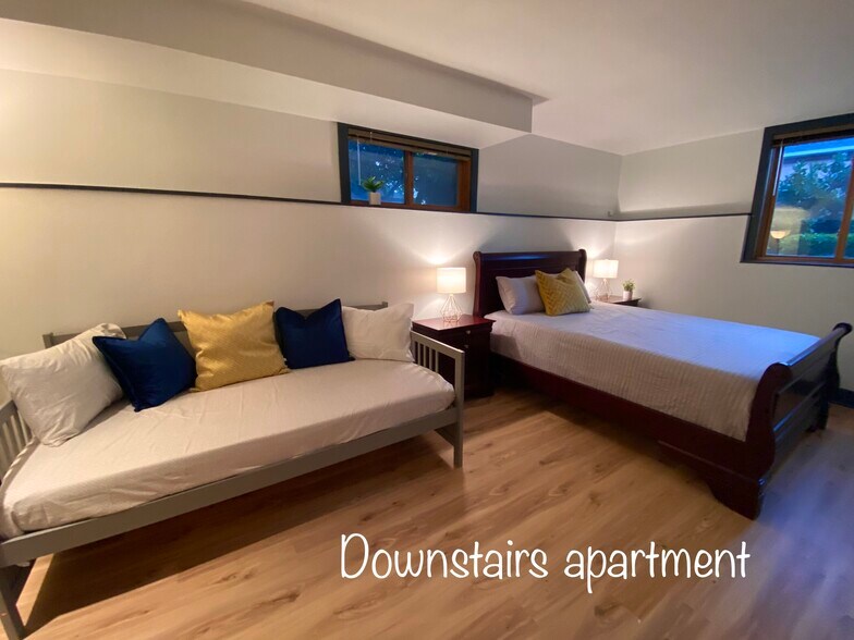 Building Photo - 210 E 3rd Ave