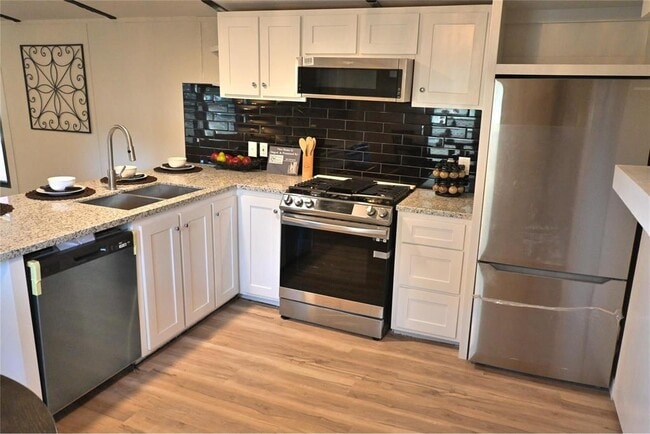 Building Photo - 13721 Brigadier Dr