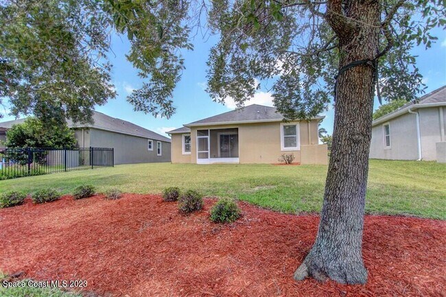 Building Photo - 5834 Trieda Dr