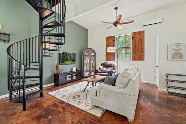 Primary Photo - 10583 Two Girls Ln