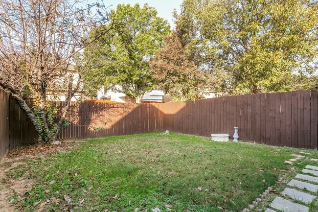 Building Photo - 1728 Creekpoint Dr