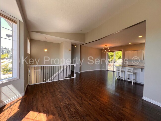 Building Photo - Large Updated 3 bed 3 bath in Camas!