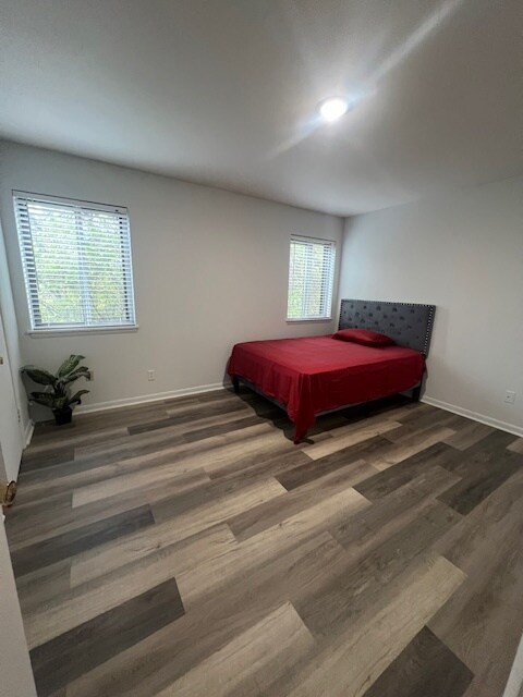 Building Photo - 3210 Orleans Dr