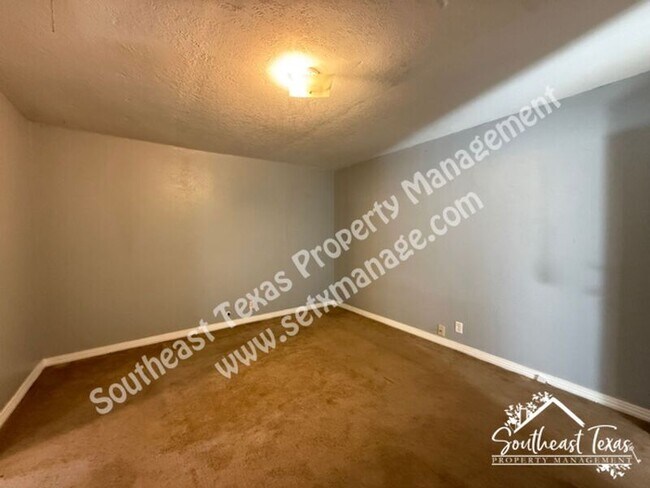 Building Photo - 4455 S 5th St