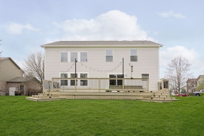Building Photo - Beautiful updated home in West Carmel!