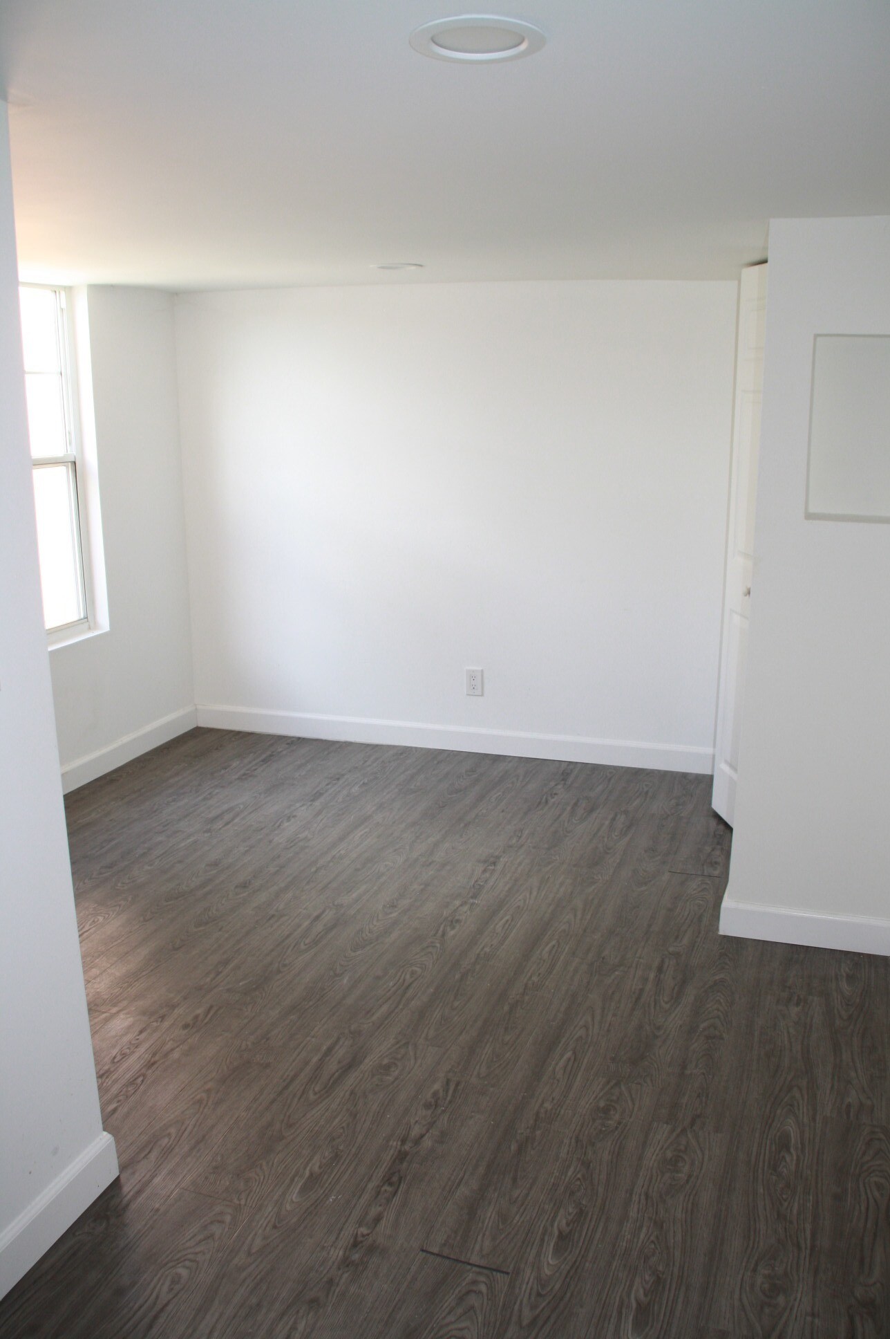 Building Photo - 1012 Laguna Ave