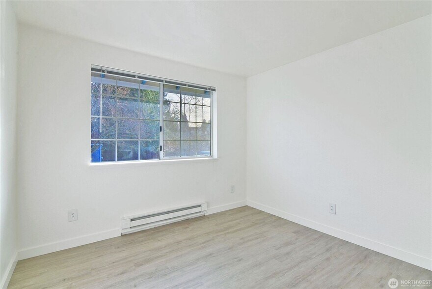 Building Photo - 16817 Larch Way