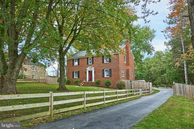 Building Photo - 17727 Silcott Springs Rd