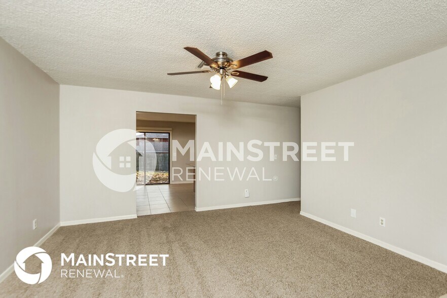 Building Photo - 339 13th Ln SW
