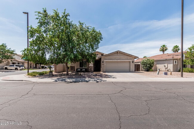 Building Photo - 3777 E Vallejo Dr