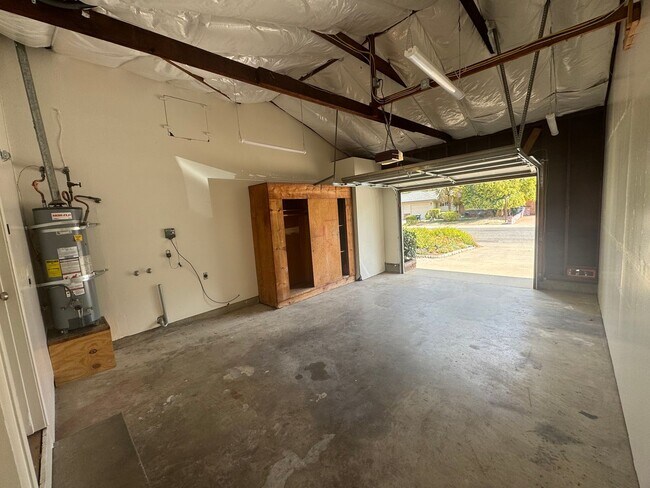 Building Photo - 1539/41 Gary Way