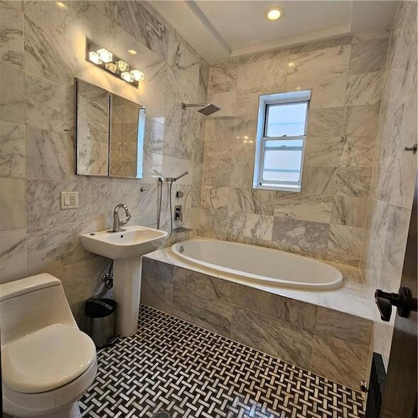 Building Photo - 1535 E 31st St